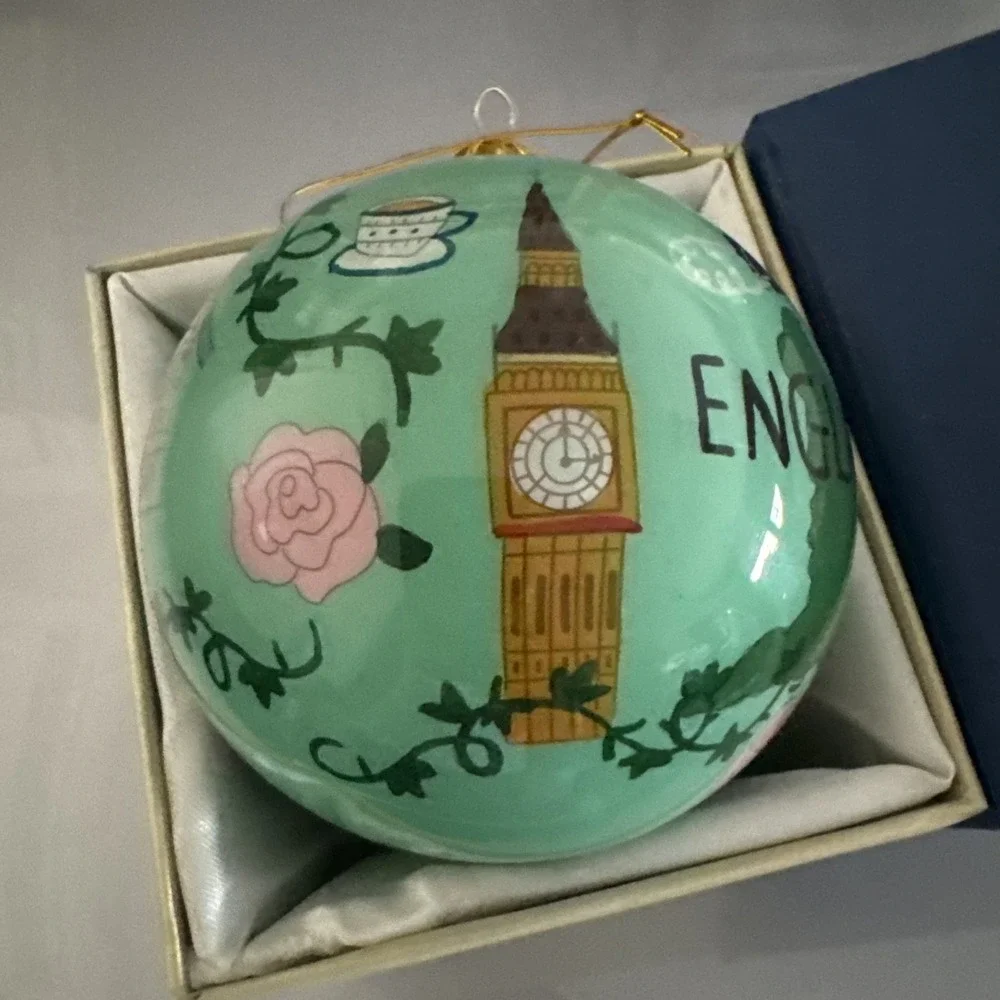 World Market Li Bien 2025 England Global Ball Glass Ornament Christmas Green